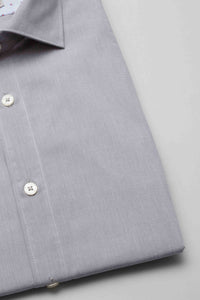 Camicia grigia a maniche lunghe