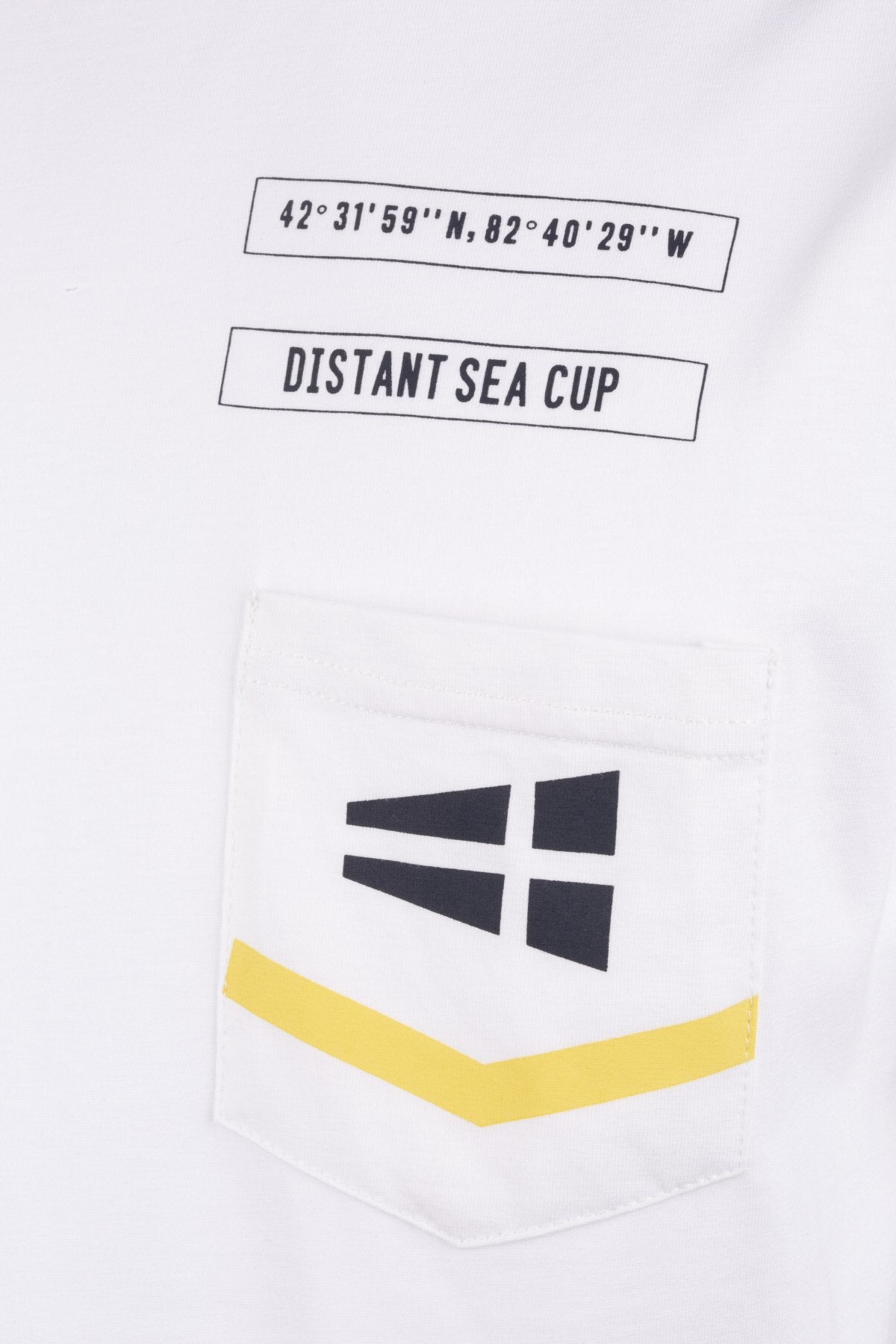T-Shirt grafica e taschino