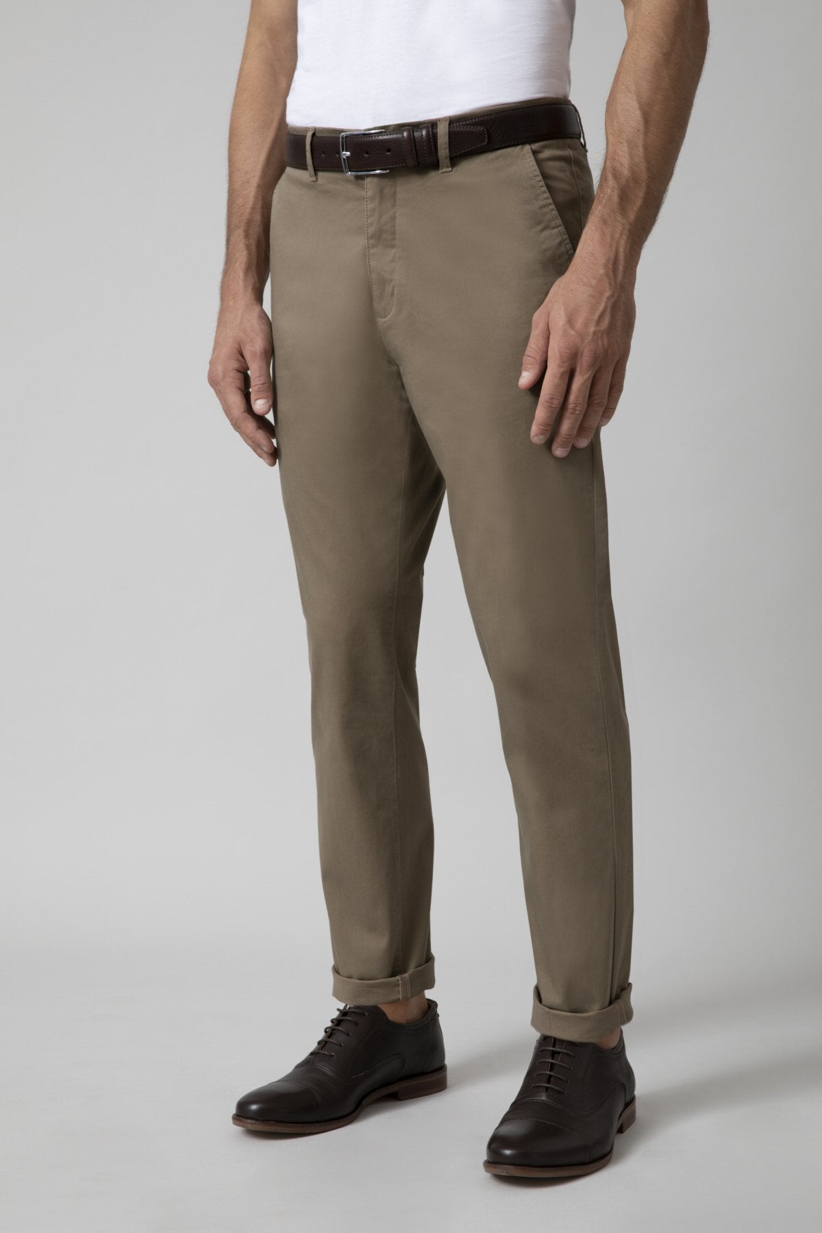 Chino trousers in peach satin