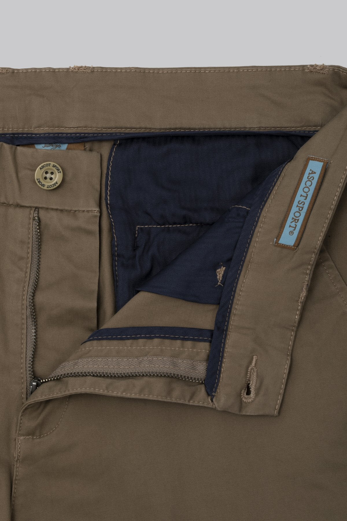Chino trousers in peach satin