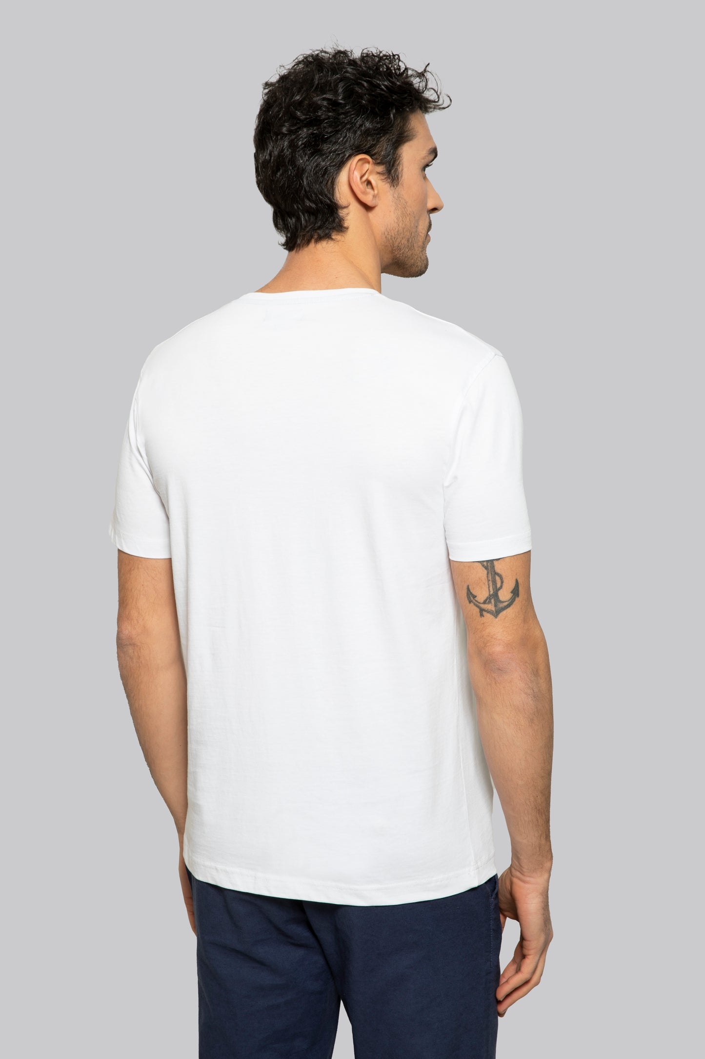 100% cotton graphic t-shirt