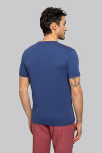 T-shirt con ricamo a contrasto