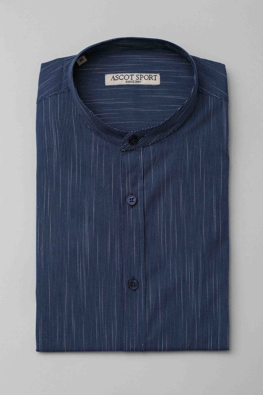 Camicia blu con fantasia a righe