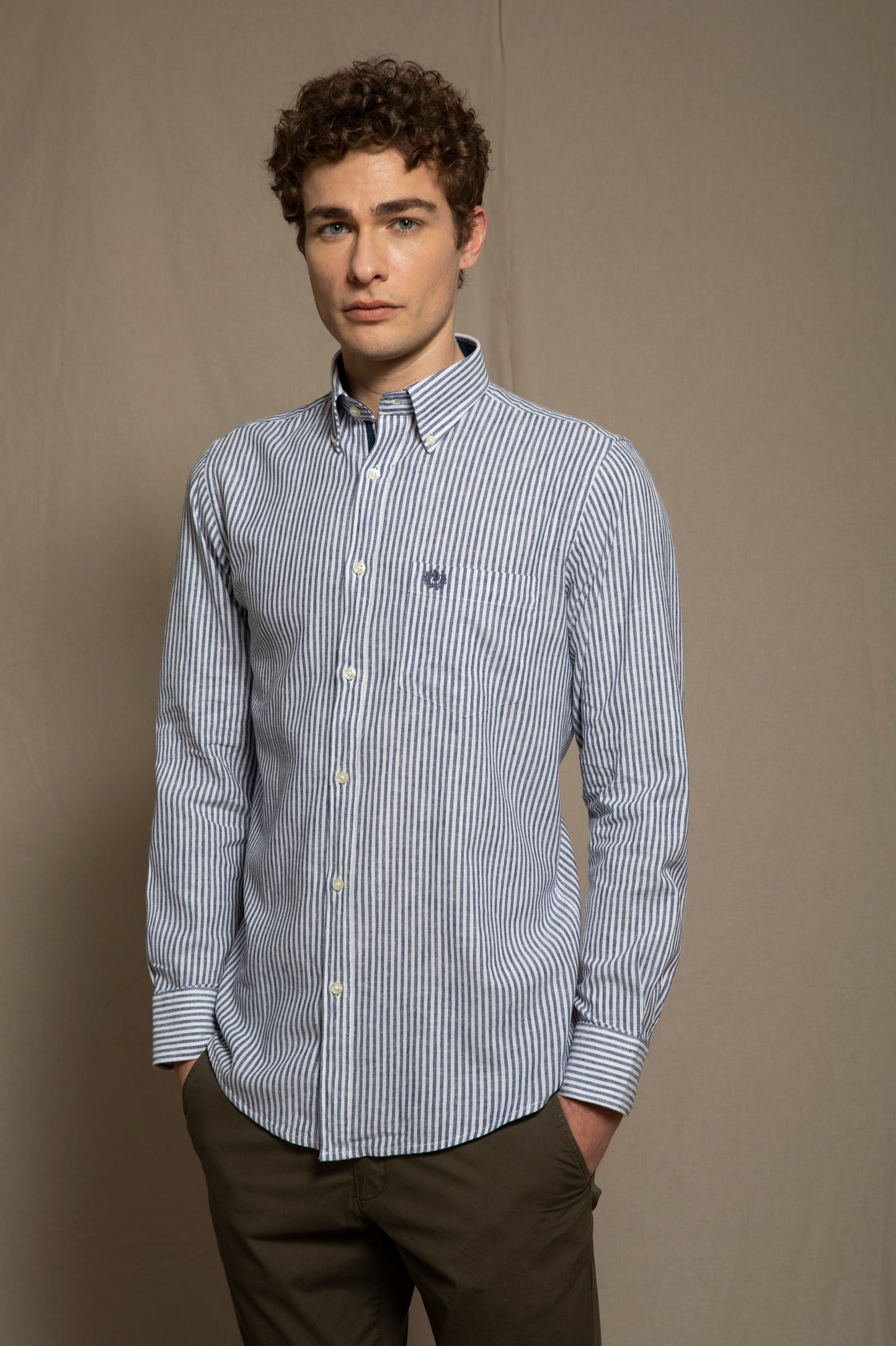Camicia in fantasia in misto lino cotone riga media