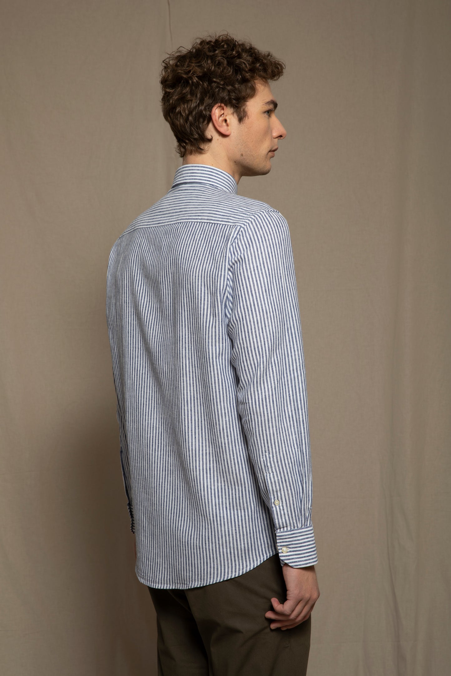 Camicia in fantasia in misto lino cotone riga media