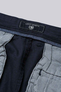 Chino con tasche posteriori
