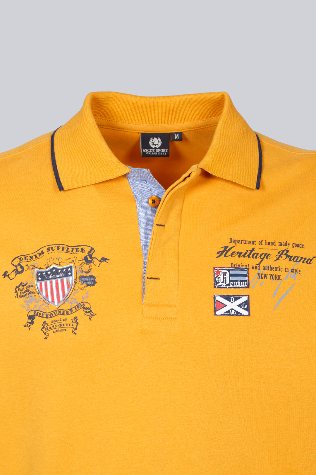 Polo with logos and contrasting details