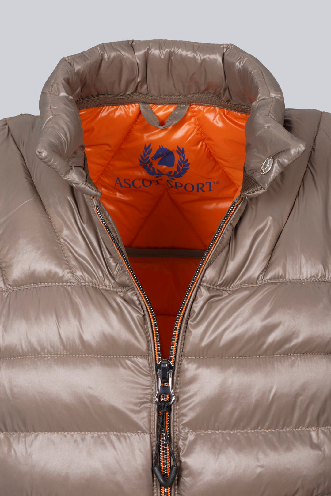Padded vest with contrasting lining