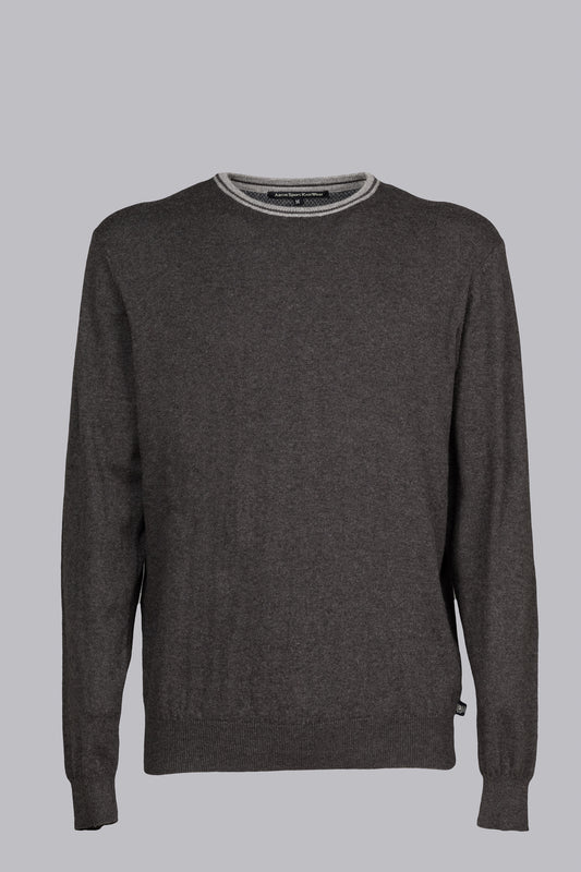 Maglione grigio con dettagli a contrasto